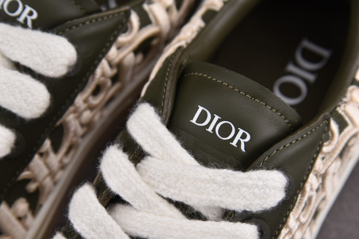 d1or b33 sneakers