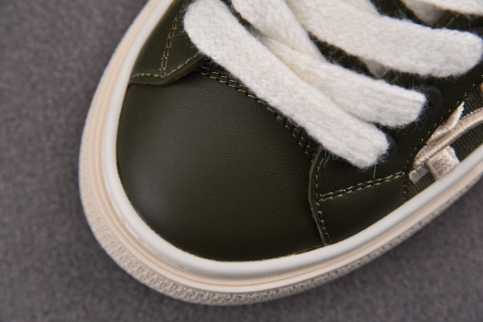 d1or b33 sneakers