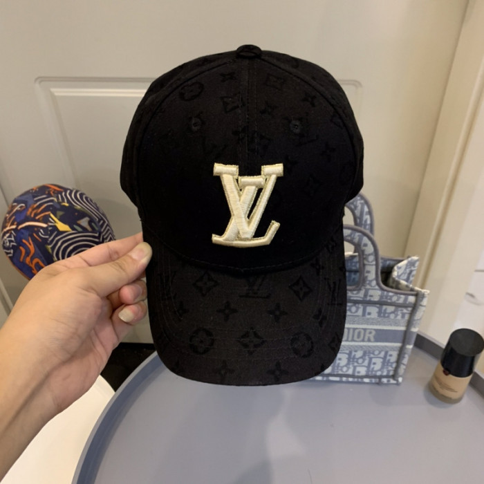 l1vv hat