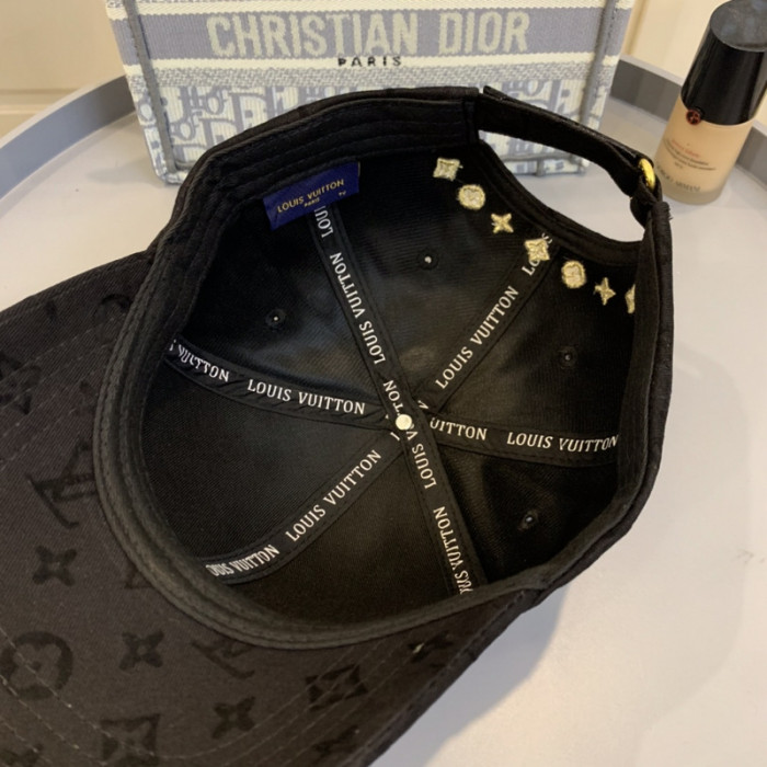 l1vv hat