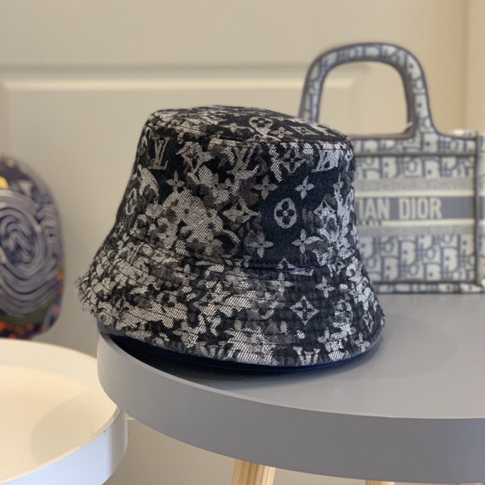 l1vv hat