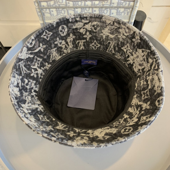 l1vv hat