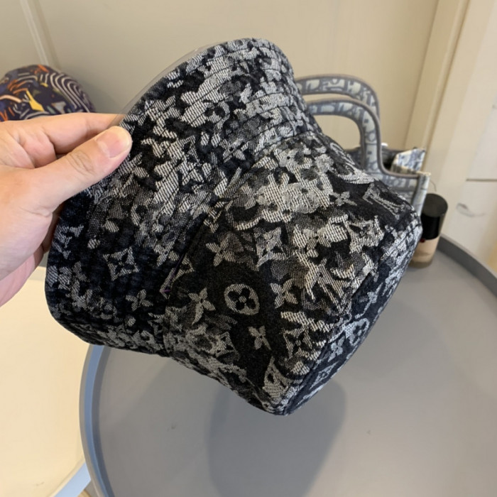 l1vv hat