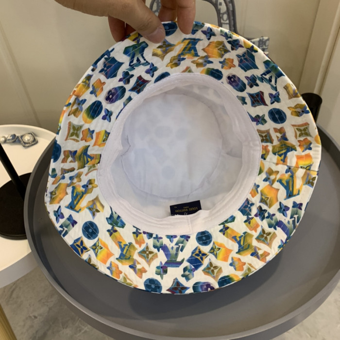 l1vv hat
