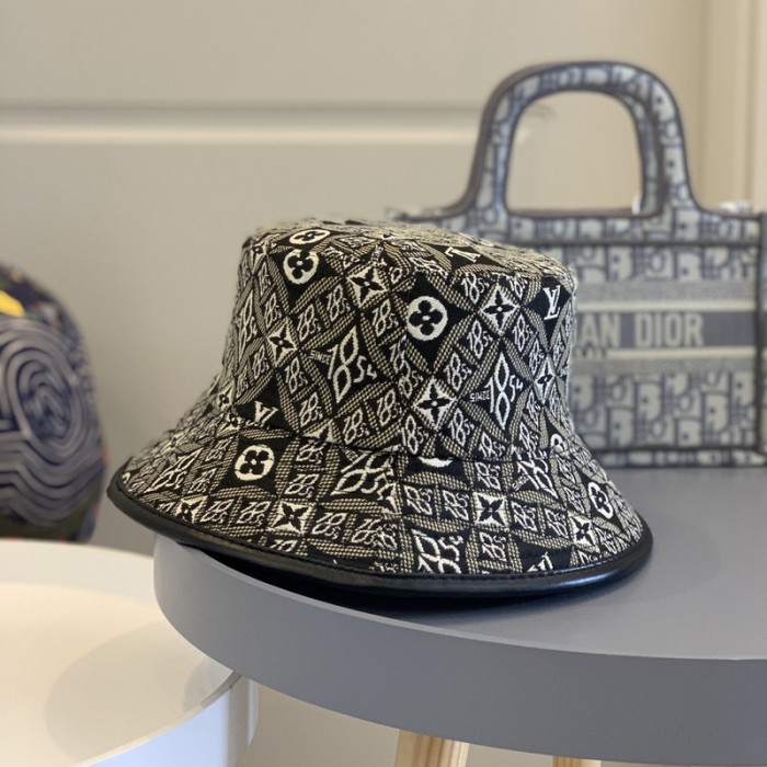 l1vv hat