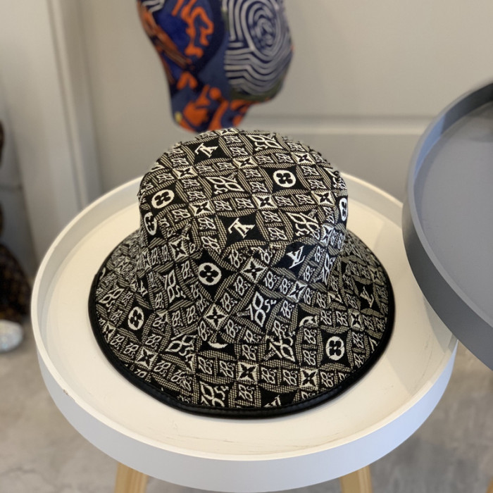l1vv hat
