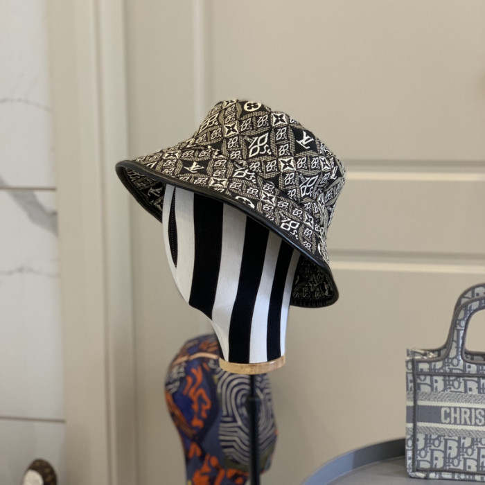 l1vv hat