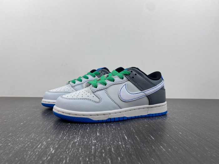 kids dunk shoes