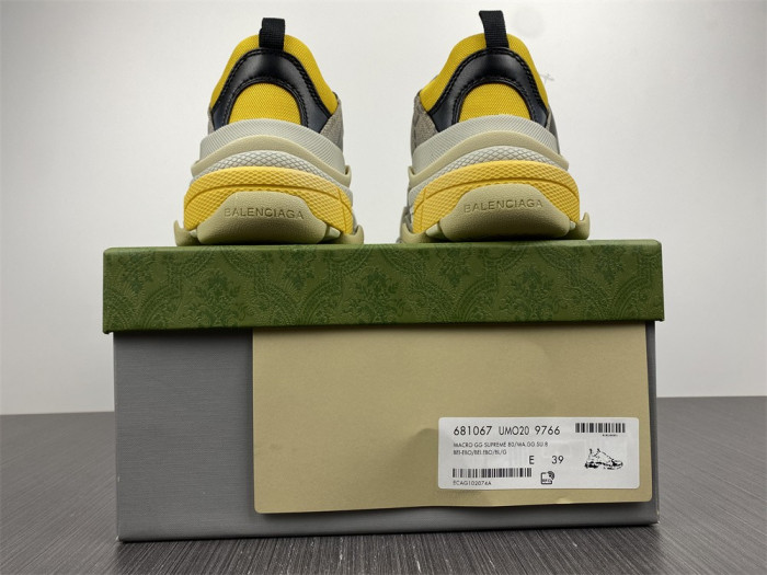 gu x balen the hacker project triple s beige green yellow 681067 umo20 9766