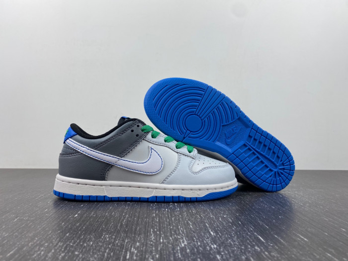 kids dunk shoes