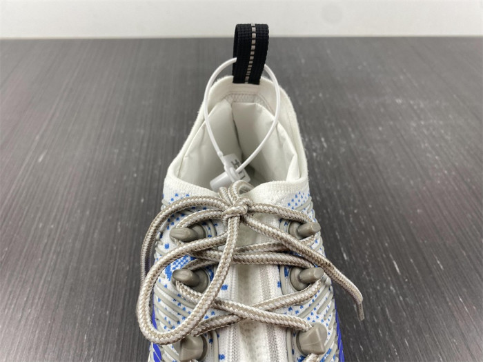 gu run sneaker