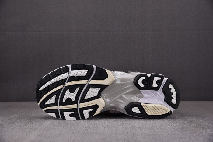 As*ic*s shoes