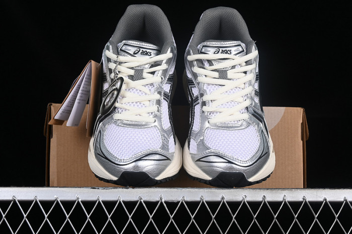 As*ic*s shoes
