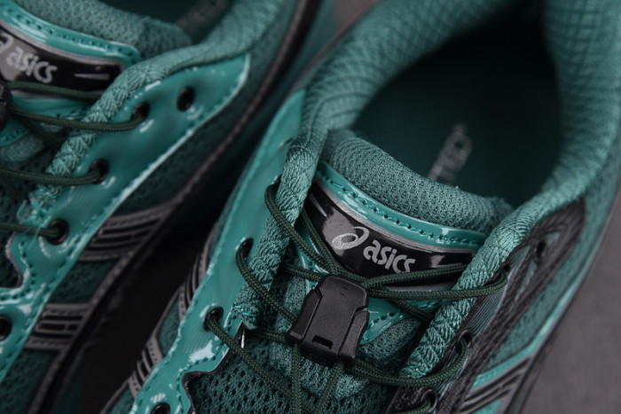 As*ic*s shoes
