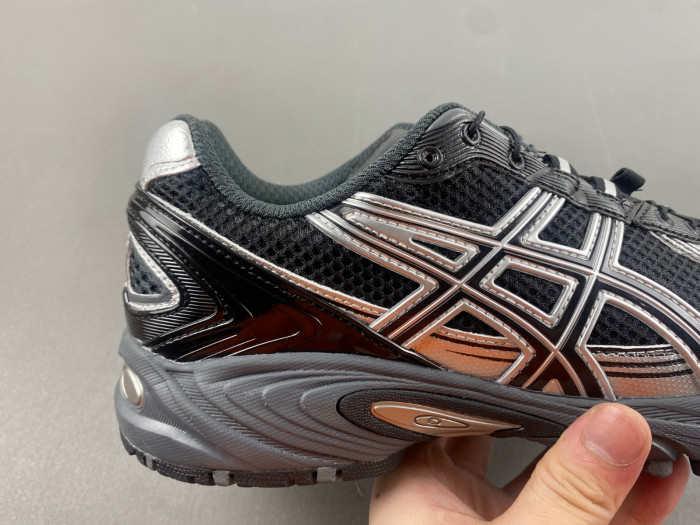 As*ic*s shoes