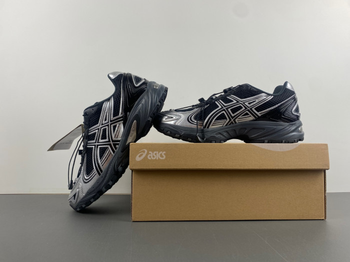 As*ic*s shoes