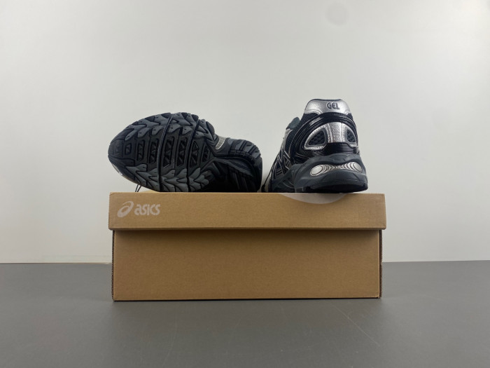 As*ic*s shoes