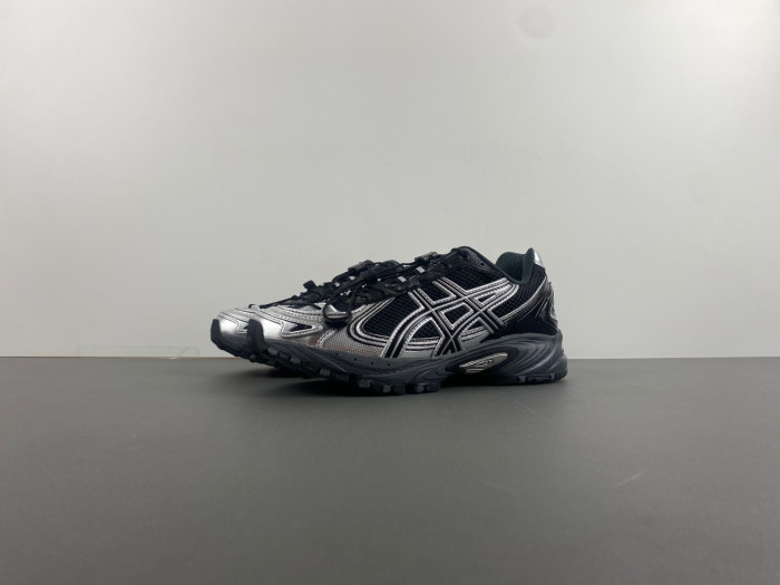 As*ic*s shoes