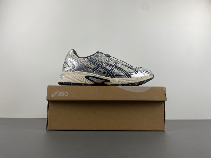 As*ic*s shoes
