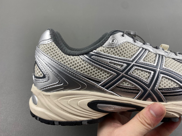 As*ic*s shoes