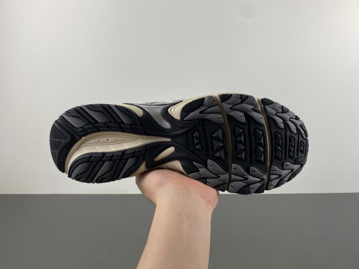As*ic*s shoes