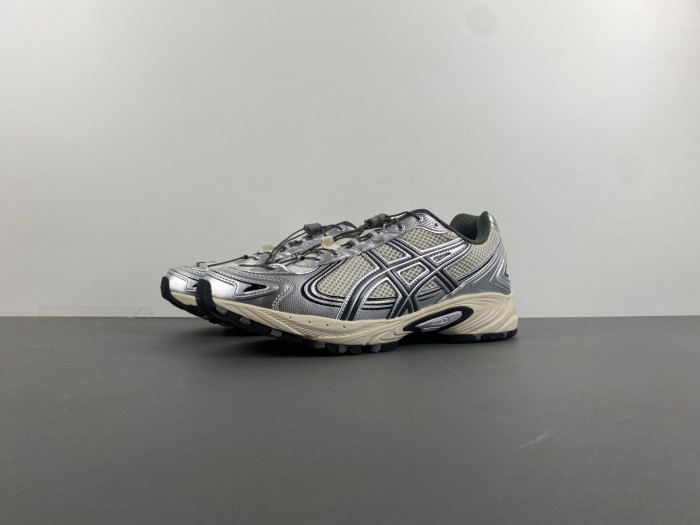 As*ic*s shoes