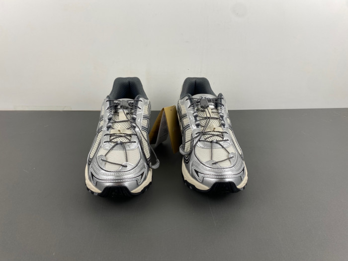 As*ic*s shoes
