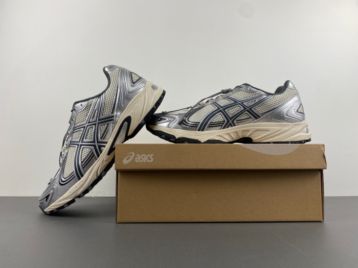 As*ic*s shoes