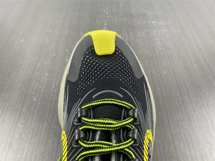 gu run sneaker