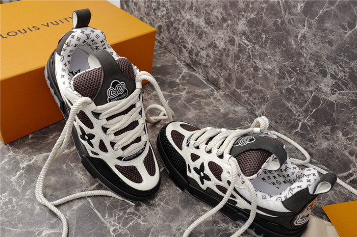 l1vv trainer