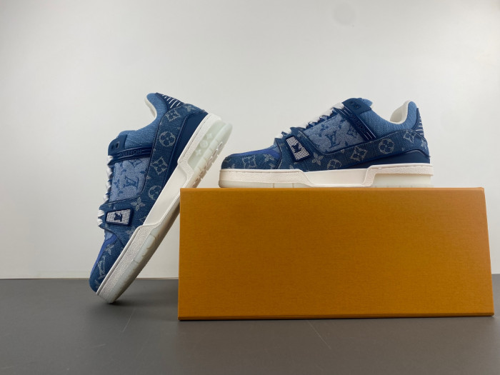 l1vv trainer