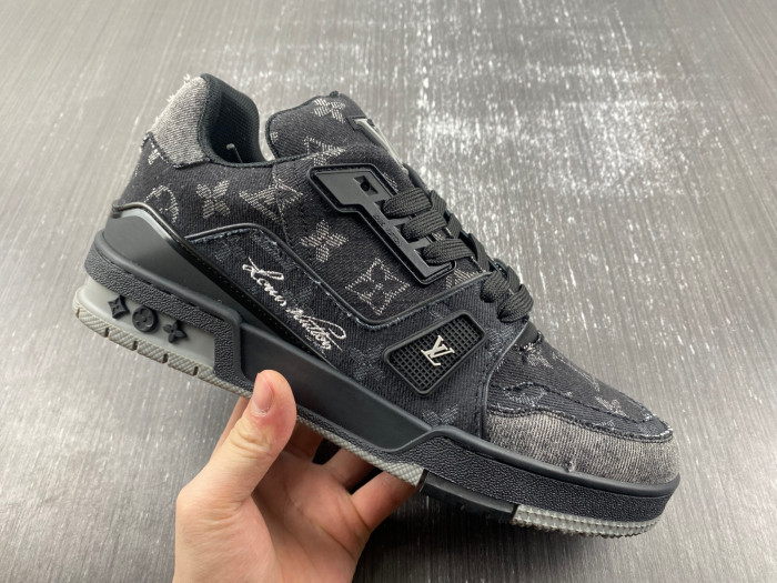 l1vv trainer