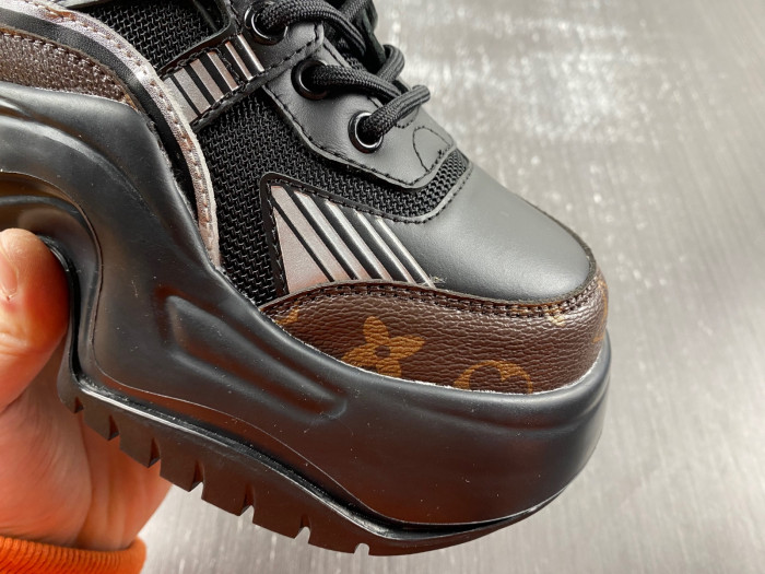 l1vv archlight sneaker