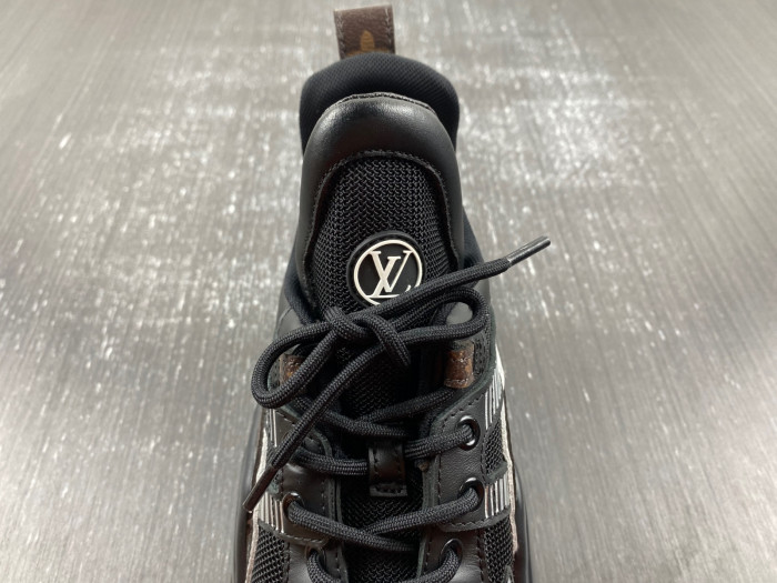 l1vv archlight sneaker