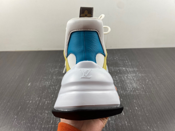 l1vv archlight sneaker