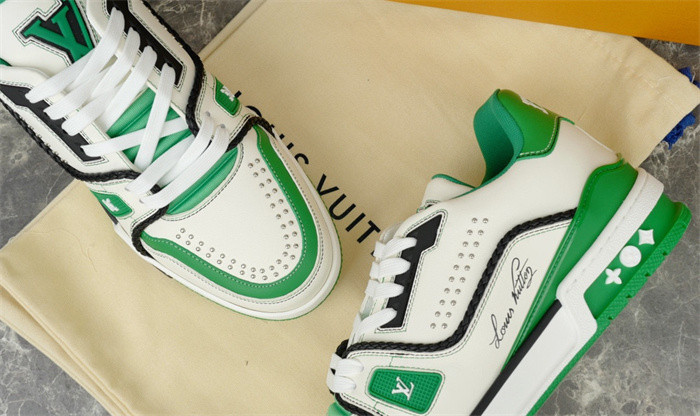 l1vv trainer