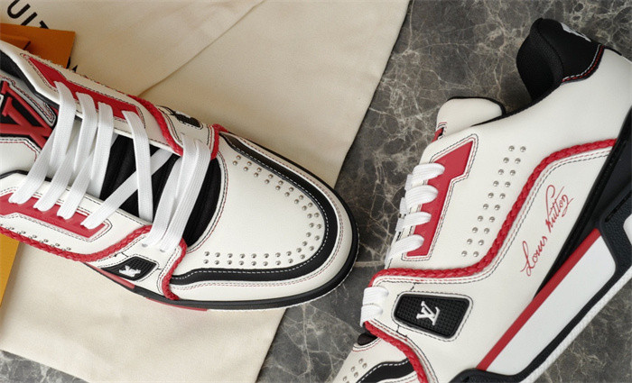 l1vv trainer