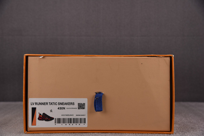 L1VV Sneakers
