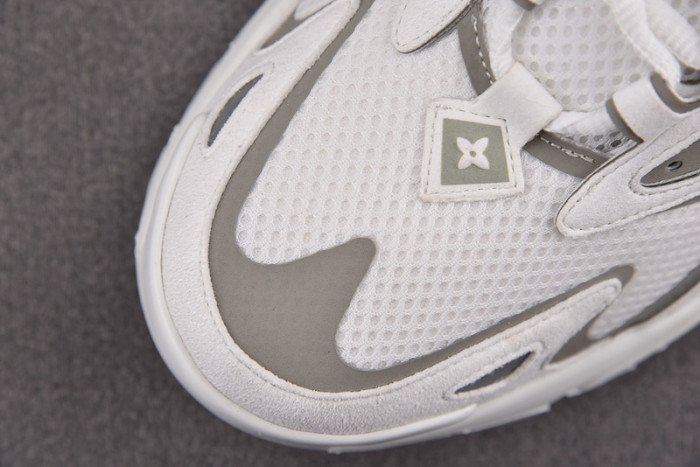 L1VV Sneakers