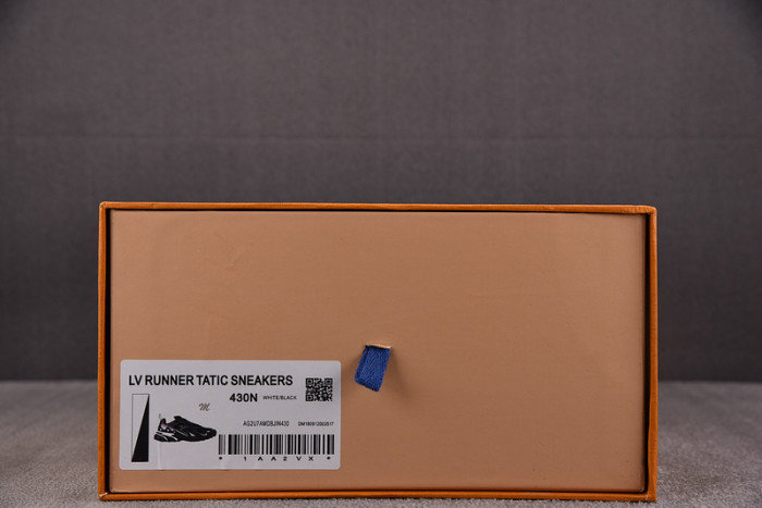 L1VV Sneakers