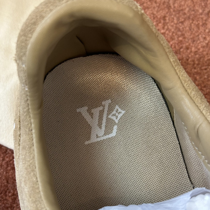 L1VV Footprint Sneakers