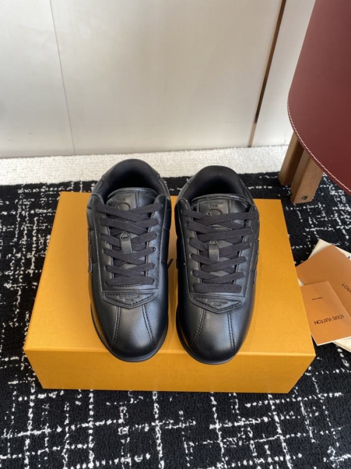 L1VV Buttersoft Sneakers