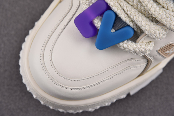 l1vv trainer