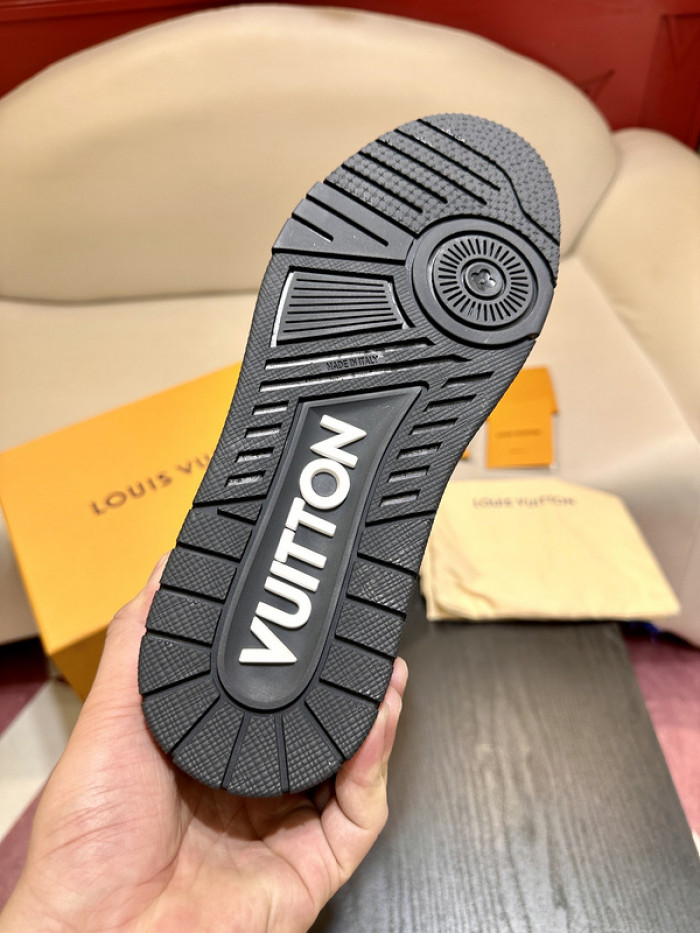 l1vv trainer