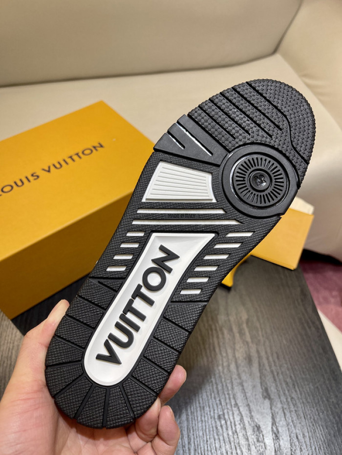 l1vv trainer
