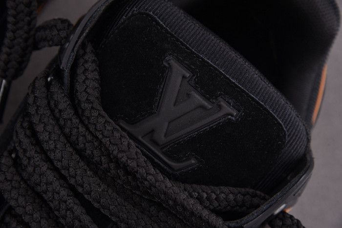 l1vv trainer