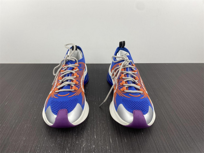 gu run sneaker