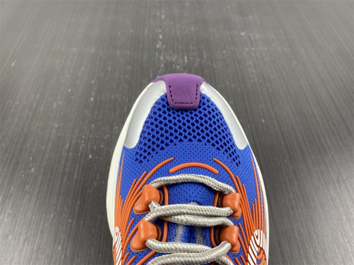 gu run sneaker