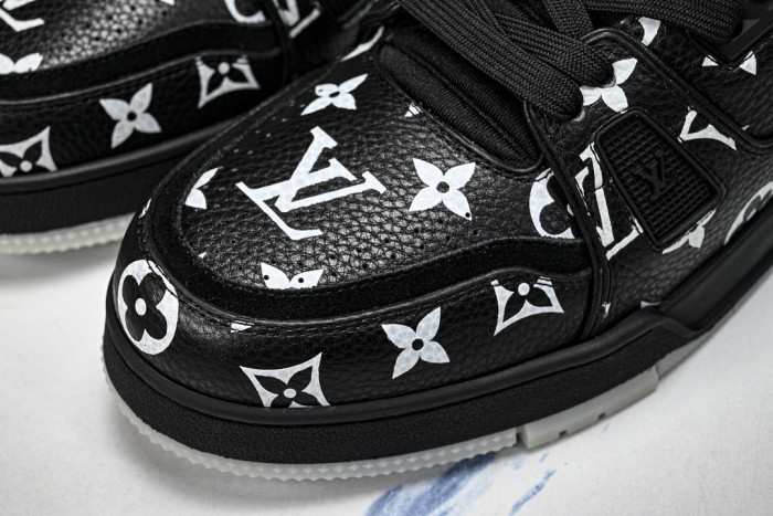 L1VV TRAINER