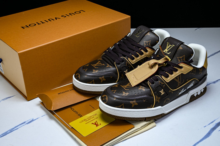 L1VV TRAINER